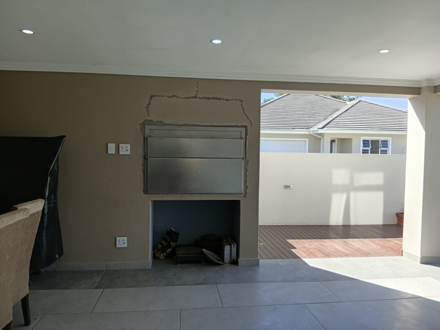 5 Bedroom Property for Sale in Beacon Bay Eastern Cape